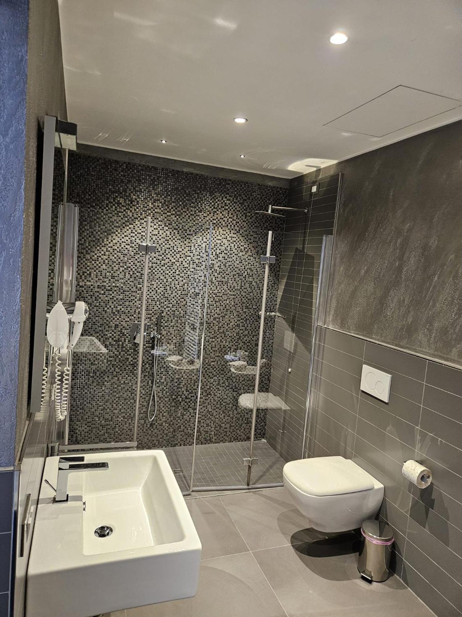 Prima Fila Premium Guest House Sanremo Eksteriør billede