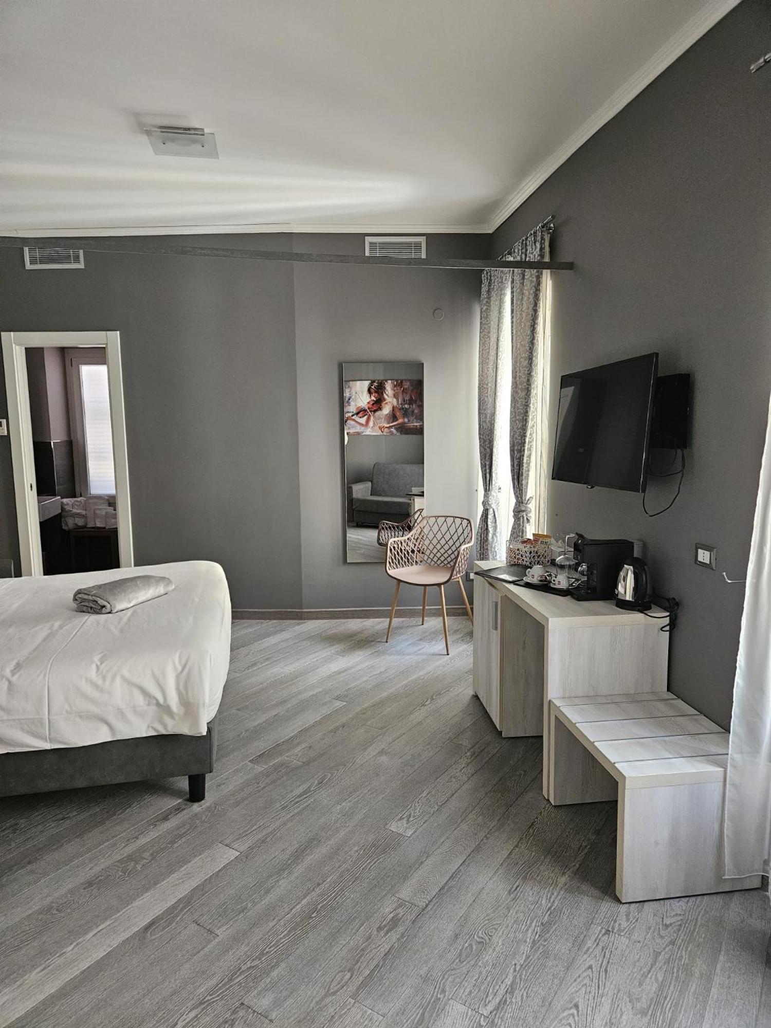 Prima Fila Premium Guest House Sanremo Eksteriør billede